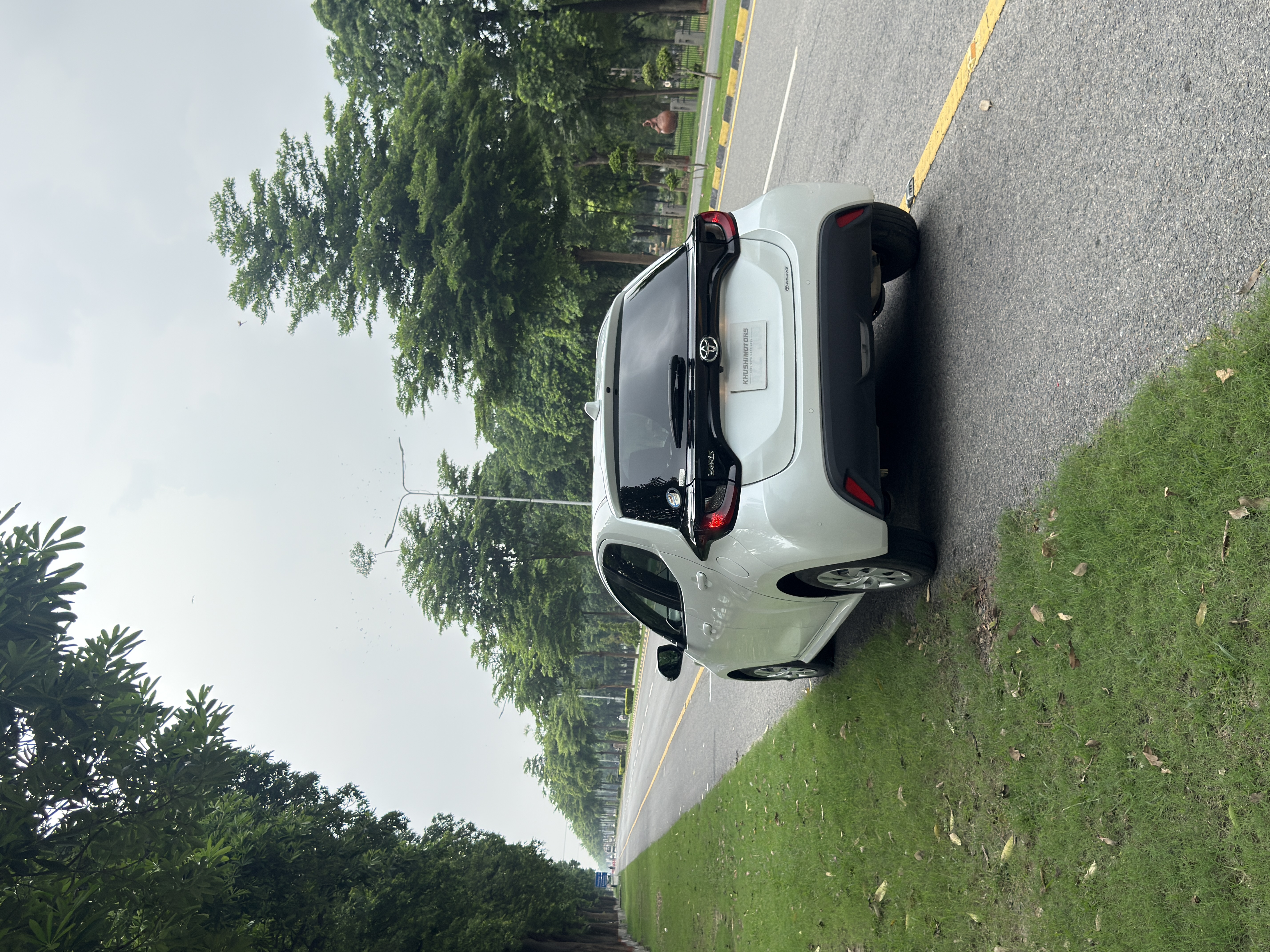2023 Toyota Yaris G image-3