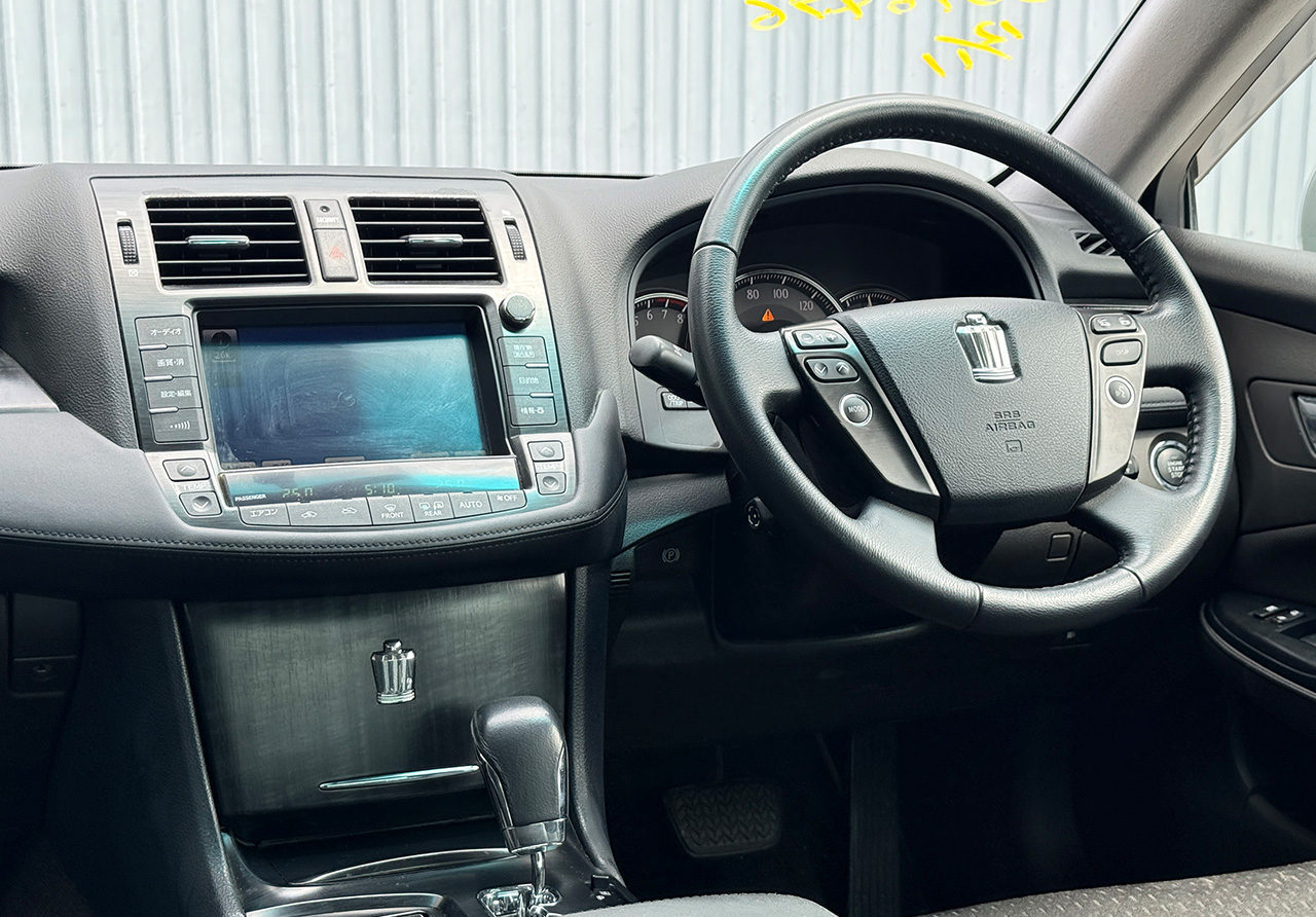 2008 Toyota Crown Athlete Navi Package image-9