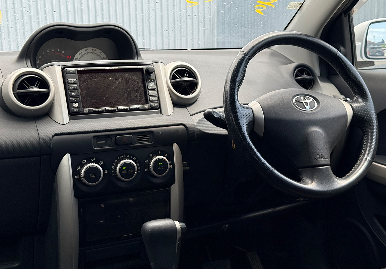 2003 Toyota IST S L EDITION image-9