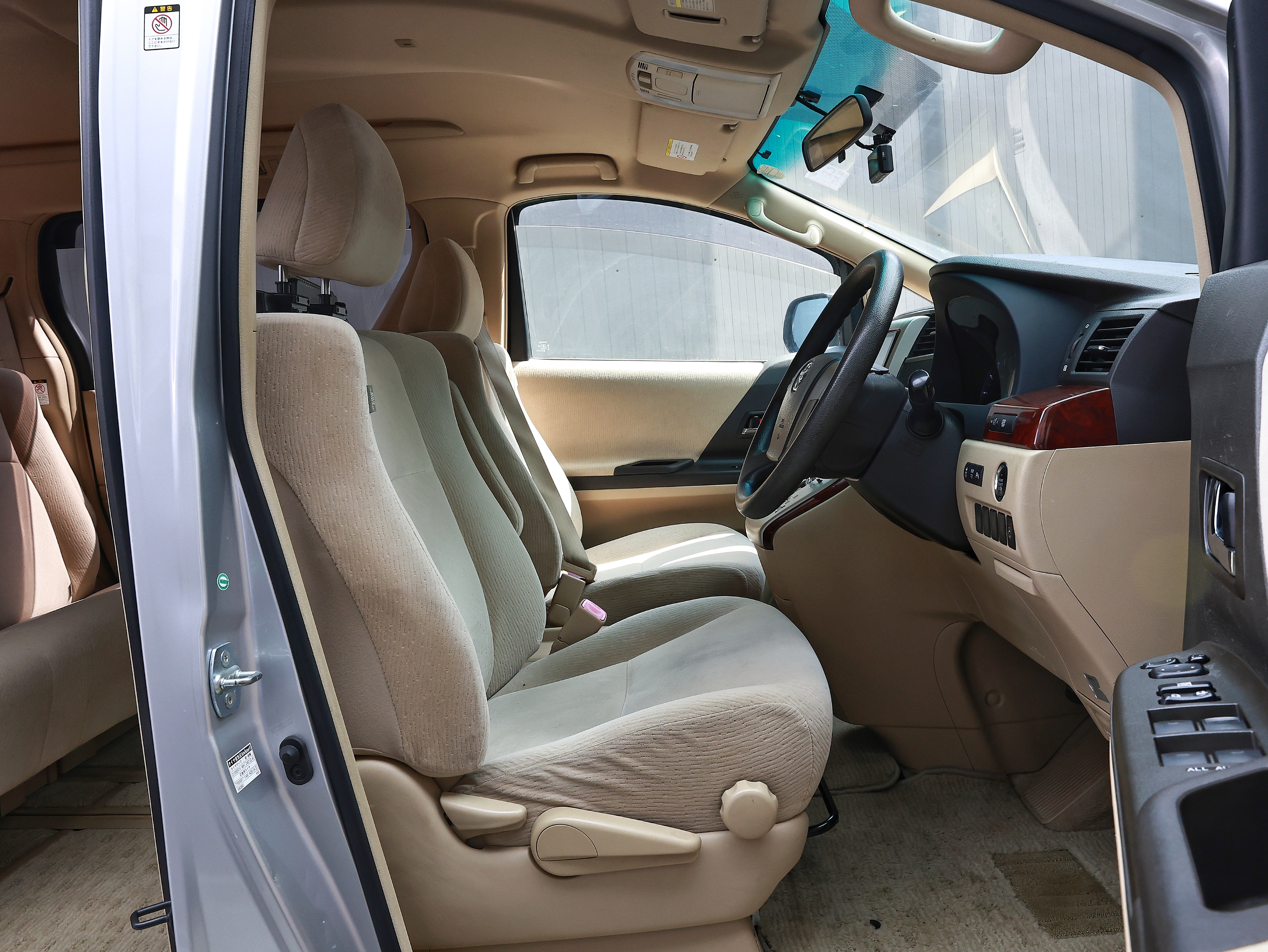 2010 Toyota Alphard 240X image-7