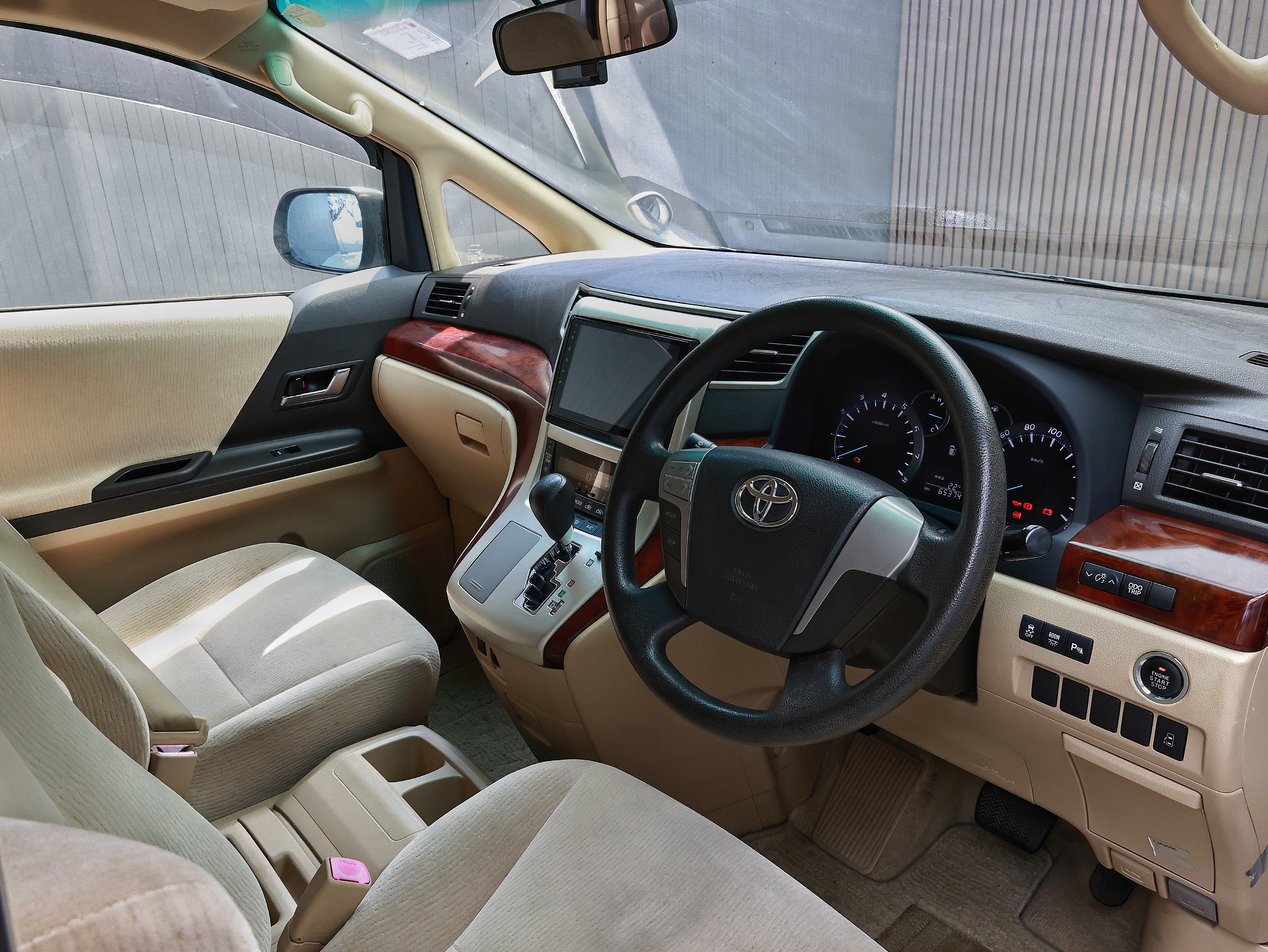 2010 Toyota Alphard 240X image-8