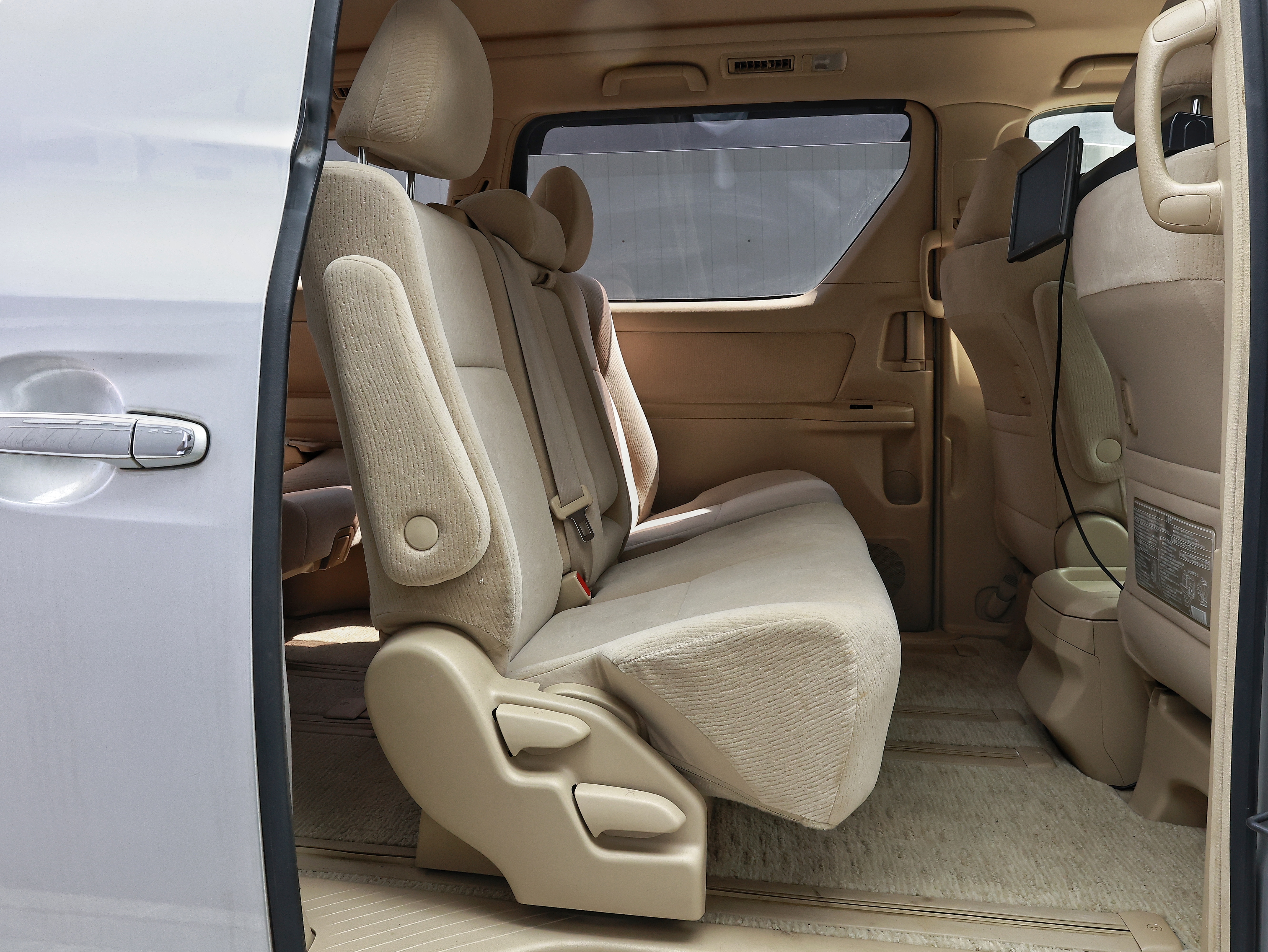 2010 Toyota Alphard 240X image-12