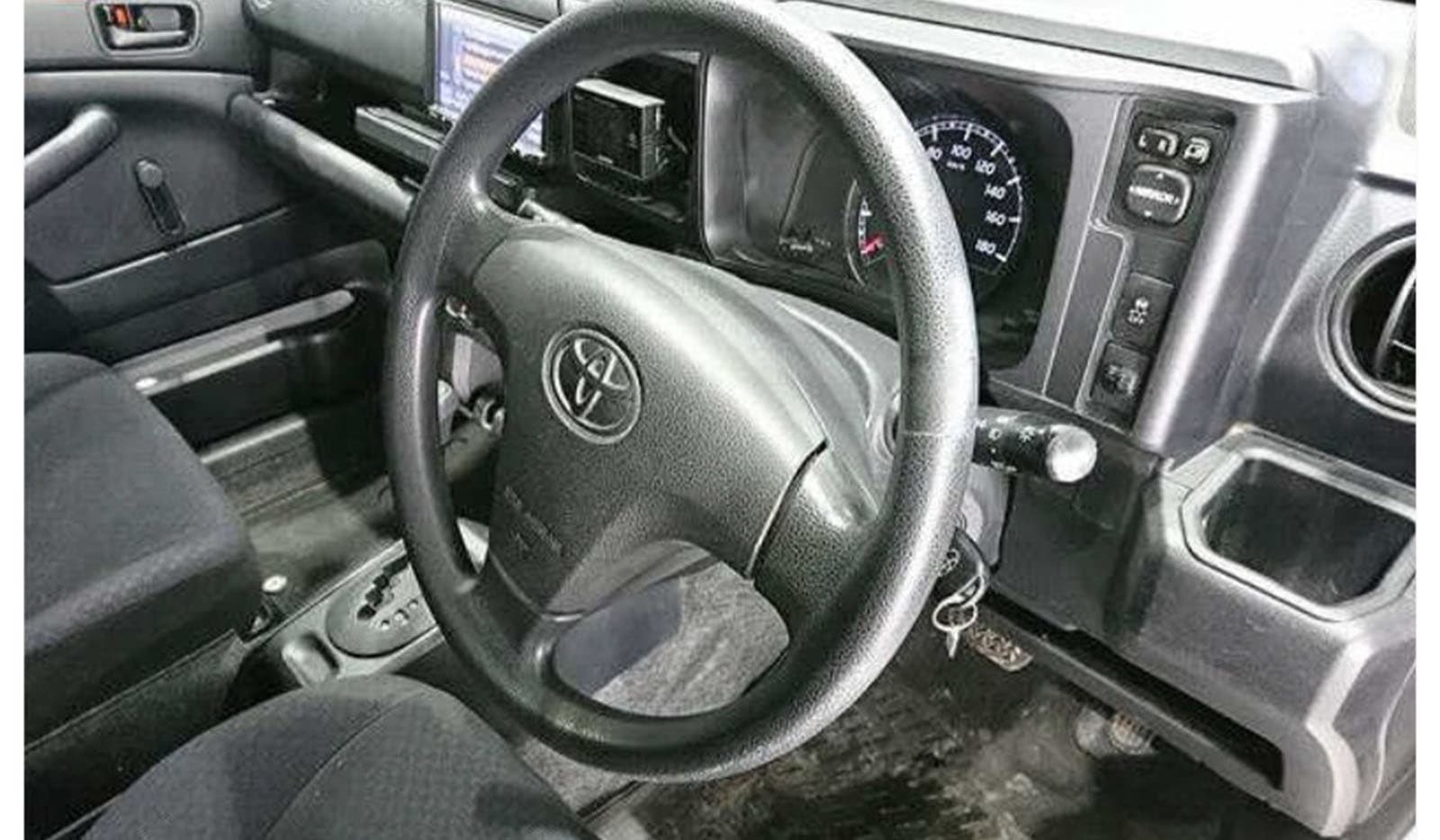 2019 Toyota Probox Van DX Comfort 4WD image-4