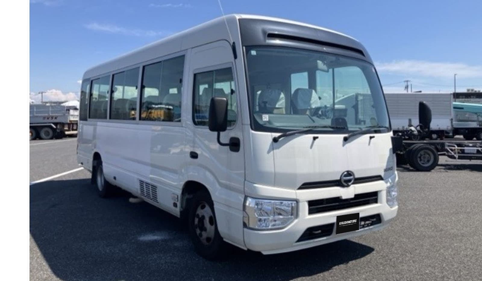 2019 Hino Liesse Ii 2-Door Bus image-1