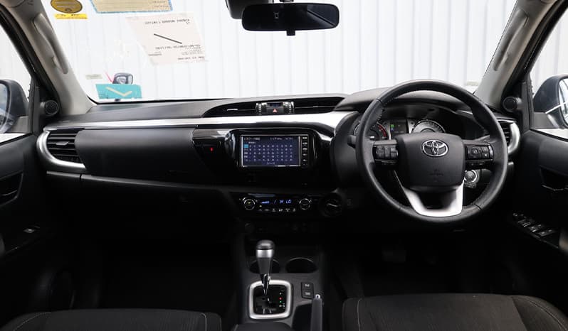 2020 Toyota Hilux image-11