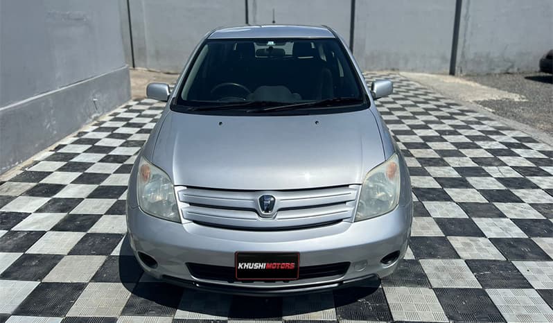 2002 Toyota IST image-1