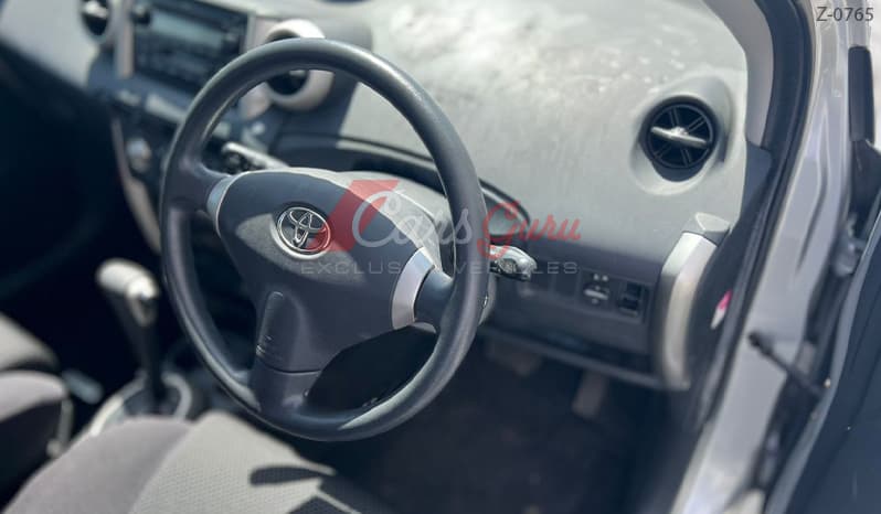2002 Toyota IST image-6