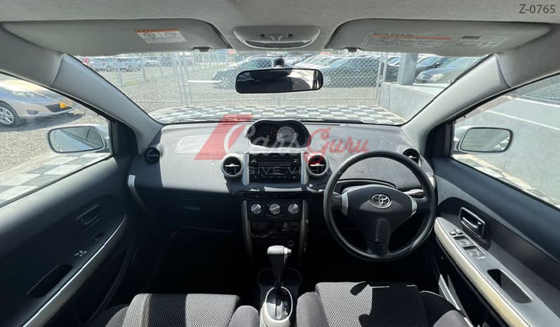 2002 Toyota IST image-10