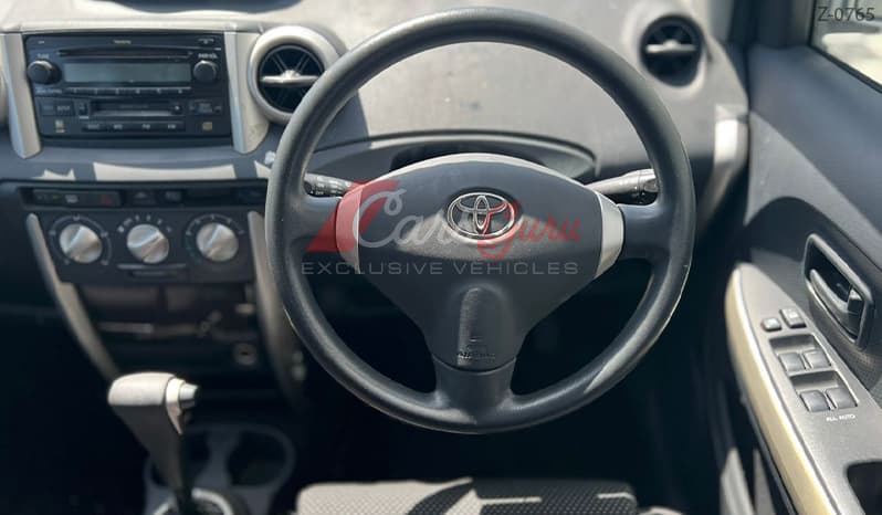 2002 Toyota IST image-12