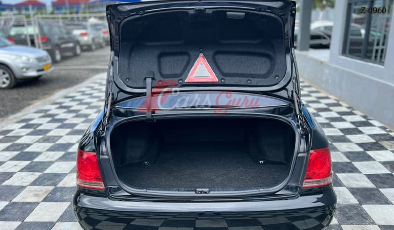 2005 Toyota Crown image-13