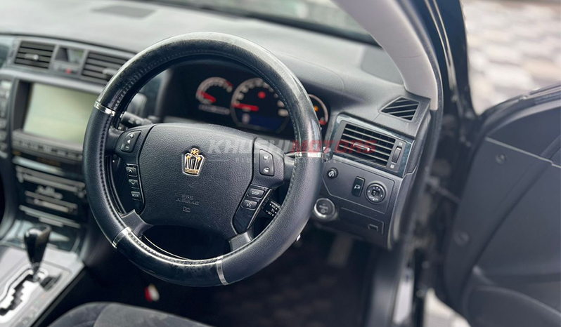 2005 Toyota Crown image-18
