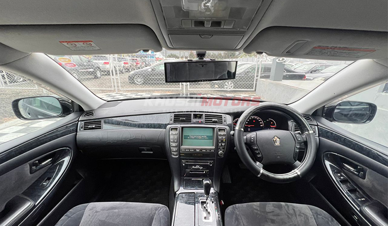 2005 Toyota Crown image-19