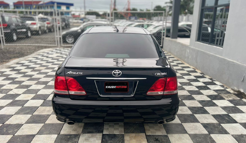 2005 Toyota Crown image-23