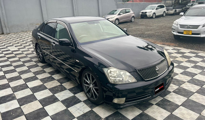 2005 Toyota Crown image-25