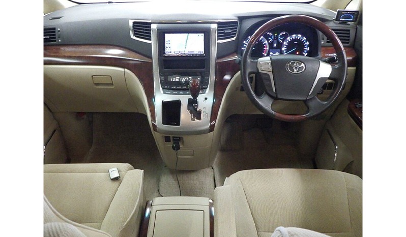 2010 Toyota Alphard image-3