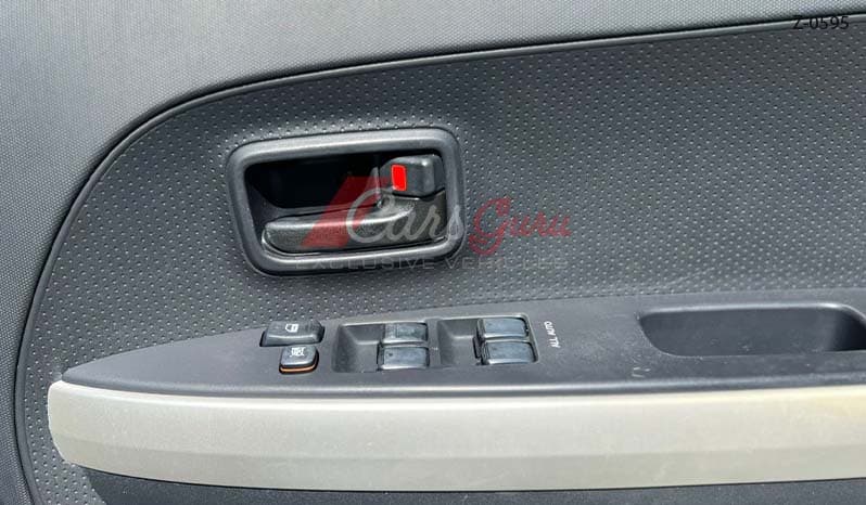 2003 Toyota IST image-25