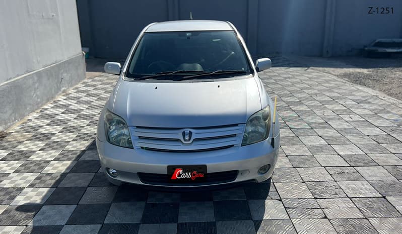 2002 Toyota IST image-1