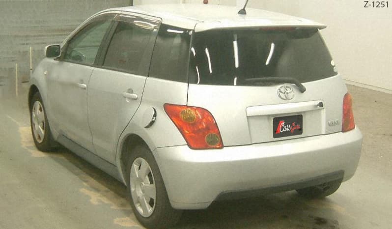 2002 Toyota IST image-3