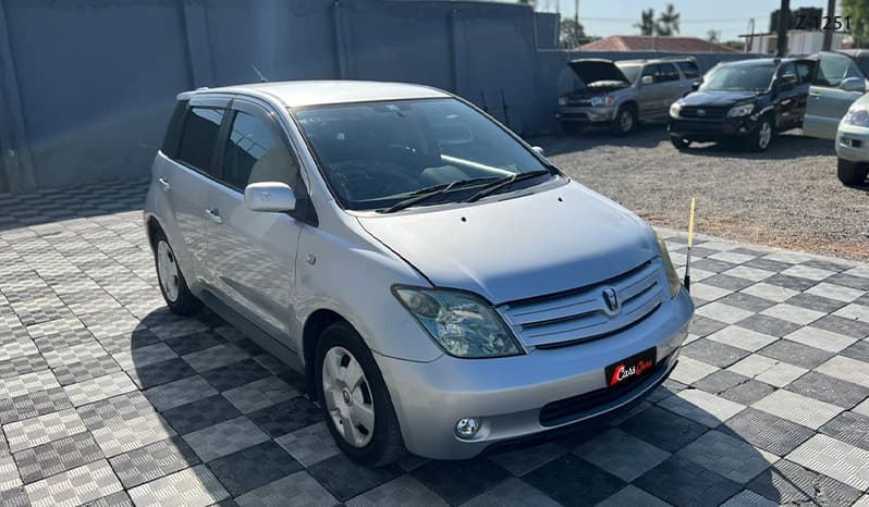 2002 Toyota IST image-6