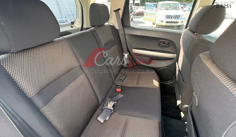2002 Toyota IST image-12
