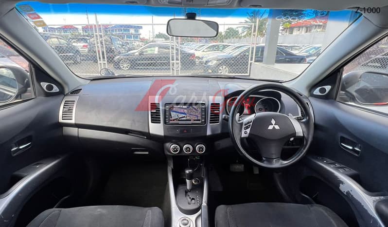 2006 Mitsubishi Outlander image-9