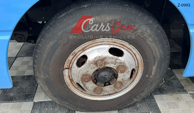 1997 Nissan Civilian Bus image-9