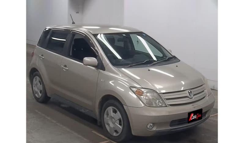 2002 Toyota IST image-2