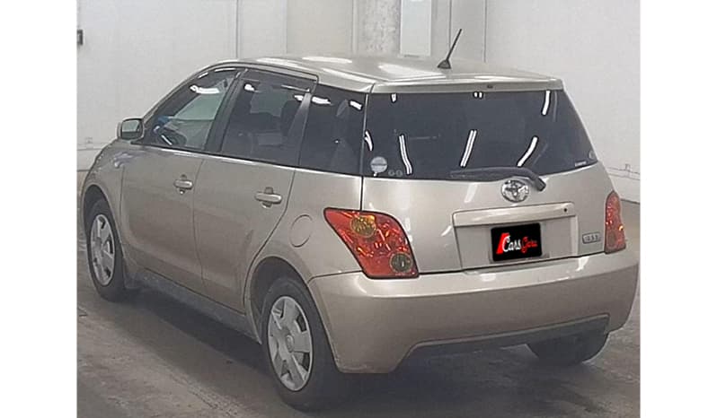2002 Toyota IST image-3