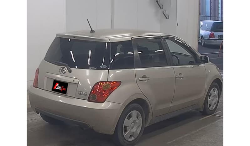 2002 Toyota IST image-5
