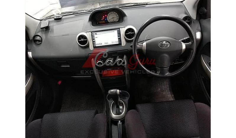 2002 Toyota IST image-6