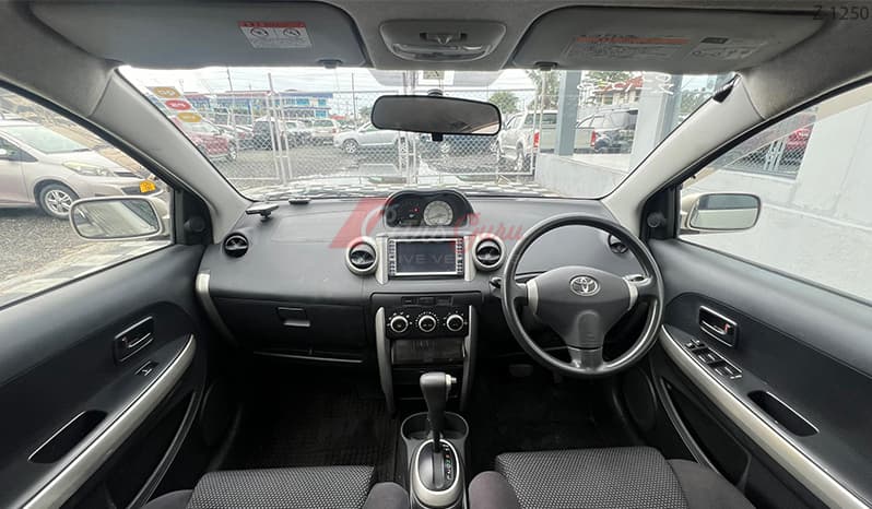 2002 Toyota IST image-9