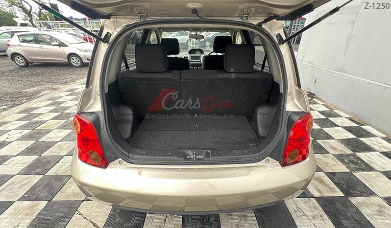 2002 Toyota IST image-13