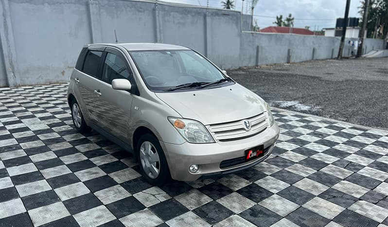 2002 Toyota IST image-14