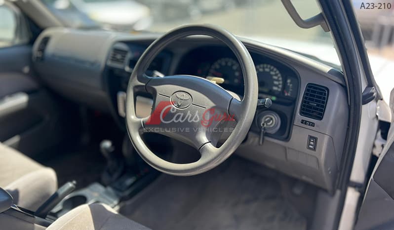 2001 Toyota Hilux Surf image-14