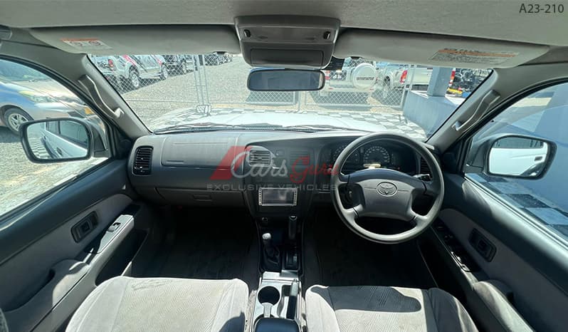2001 Toyota Hilux Surf image-16
