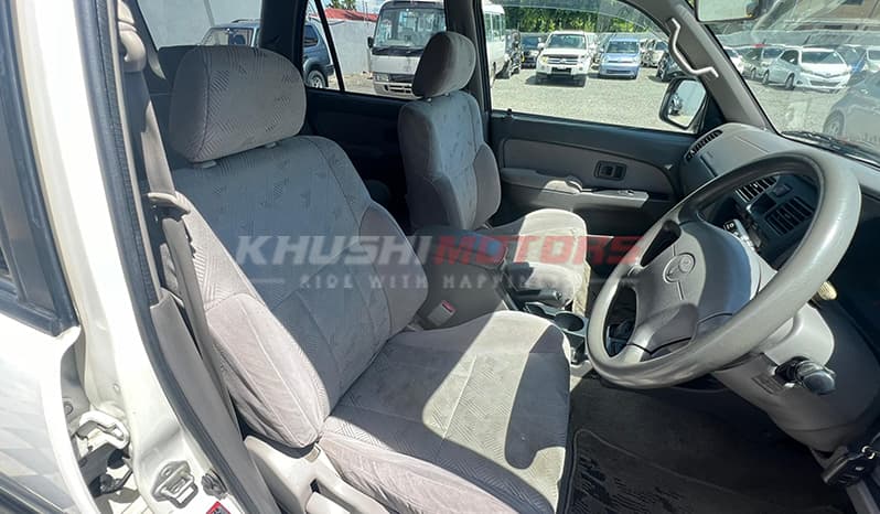2001 Toyota Hilux Surf image-18