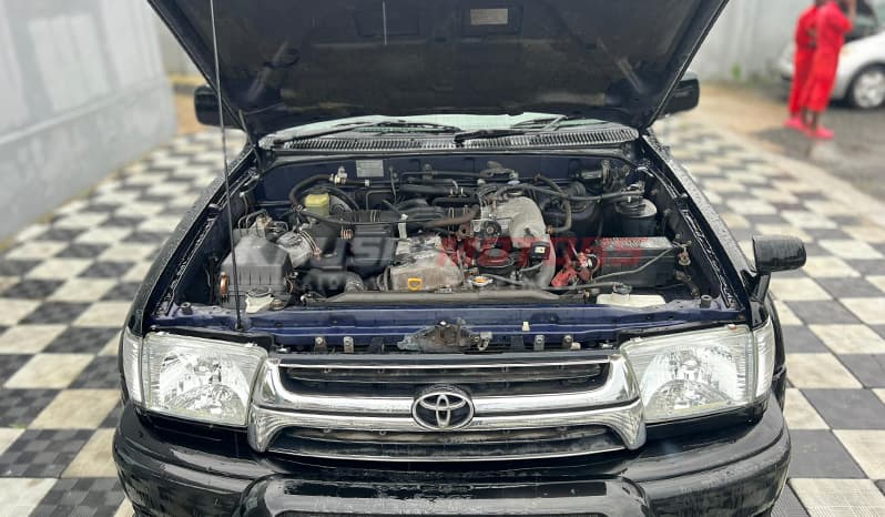 2001 Toyota Hilux Surf image-21