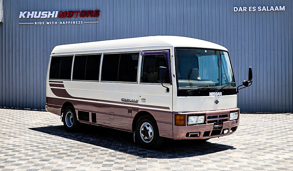 1992 Nissan Civilian image-1