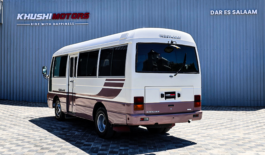 1992 Nissan Civilian image-9