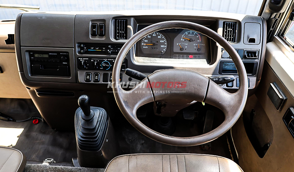 1992 Nissan Civilian image-12