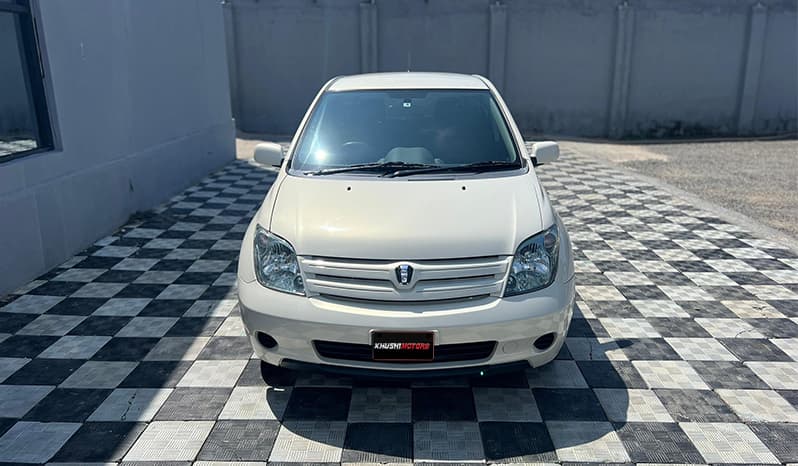 2003 Toyota IST image-1