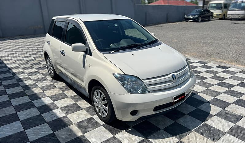 2003 Toyota IST image-18
