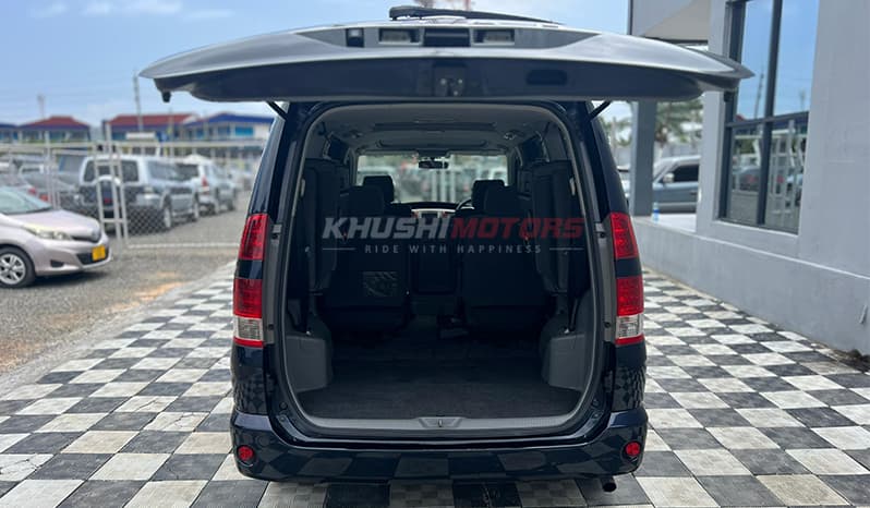 2005 Toyota Noah image-9