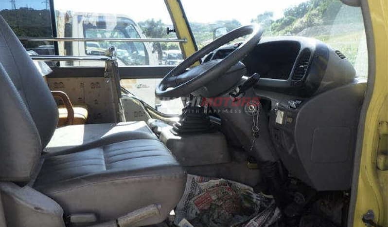 2002 Hino Liesse image-5