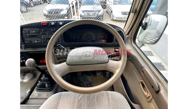 2002 Hino Liesse image-12
