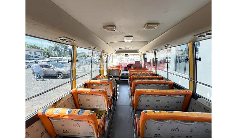 2002 Hino Liesse image-15