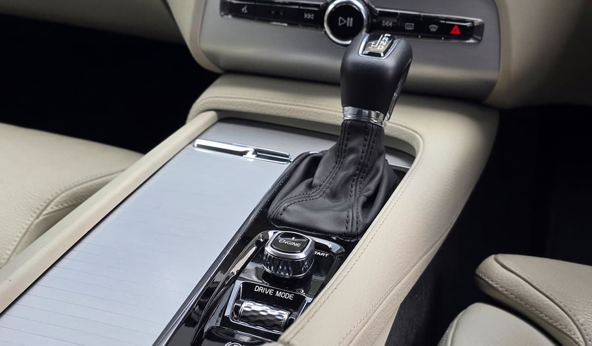 2017 Volvo XC90 image-9