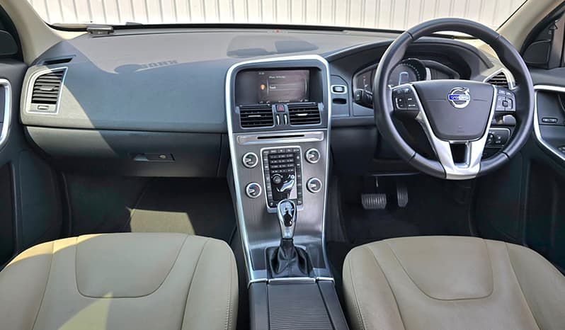 2016 Volvo XC60 D4 image-7