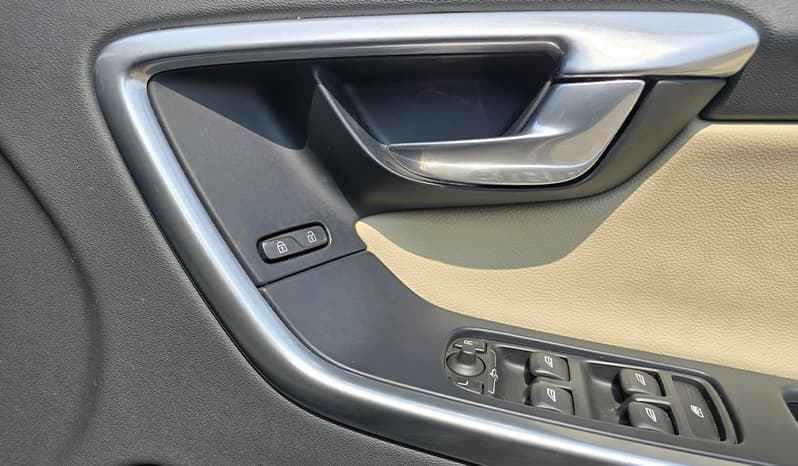 2016 Volvo XC60 D4 image-10