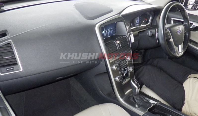 2015 Volvo XC60 image-2